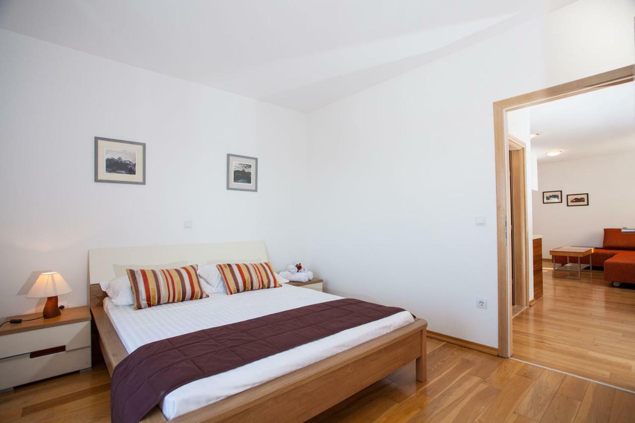 Villa Luce Mit Pool Makarská Exteriér fotografie