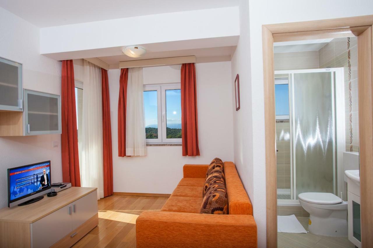 Villa Luce Mit Pool Makarská Exteriér fotografie